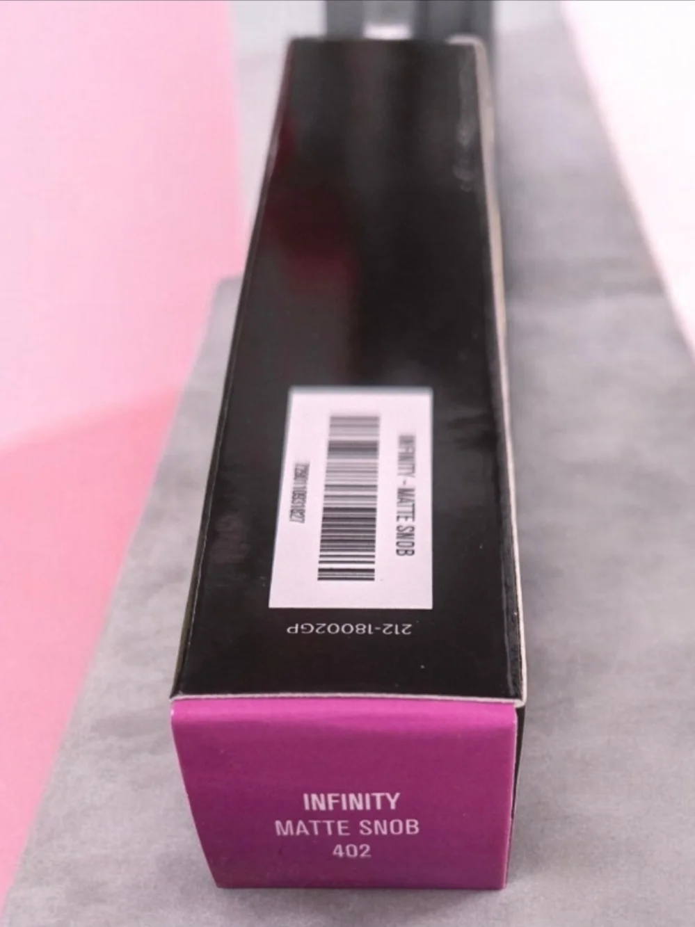 IL MAKIAGE INFINITY LONG-WEAR MATTE LIP CREAM - MATTE SNOB 402